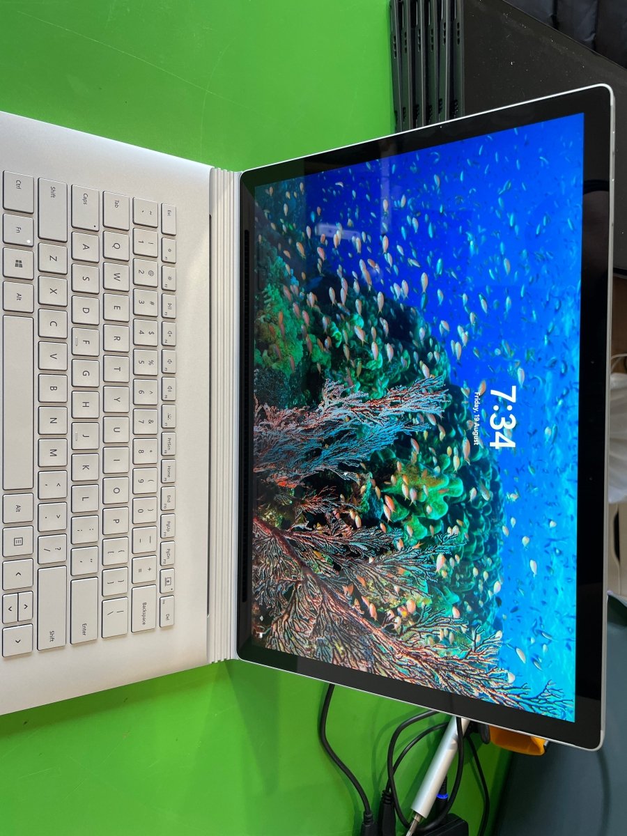Good Refurbished - Microsoft Surface Book 2 13.5 Good Refurbished - Microsoft Surface Book 2 13.5